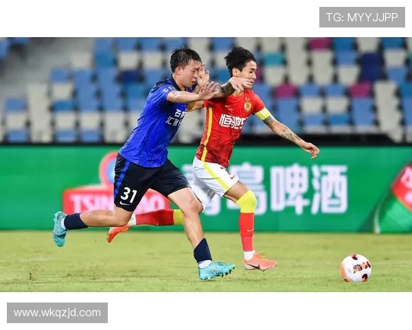 广州足球队在足球团队协作排行榜中荣获第三名展现出强大团队精神与合作能力